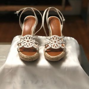 American Eagle white wedge sandals